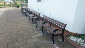 眉山公園と徳島空港に那賀ウッドプラス・WPCベンチを設置させて頂きました