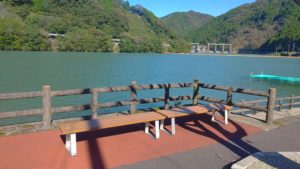 木目調の国産材活用WPC平ベンチ @那賀町カヌーセンター