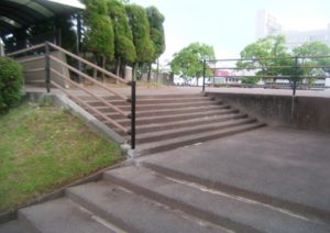 国産木粉活用WPCガードパイプ@藍場浜公園