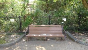 蔵本公園の既存ベンチを木目調の国産材活用WPCに改修させて頂きました