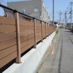 国産木粉を活用したWPCフェンスを市街地で導入いただきました