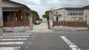 国産木粉を活用したWPCフェンスを城西高校で導入いただきました