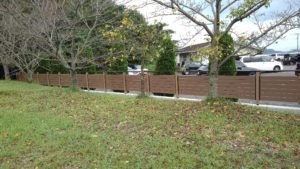 国産木粉を活用したWPCフェンスを鴨島支援学校で導入いただきました