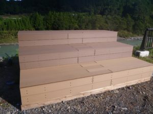 那賀ウッドプラス・ウッドデッキ（平場・階段）の試作