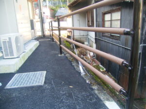 国産木粉を活用したWPCガードパイプ＠那賀町役場木頭支所